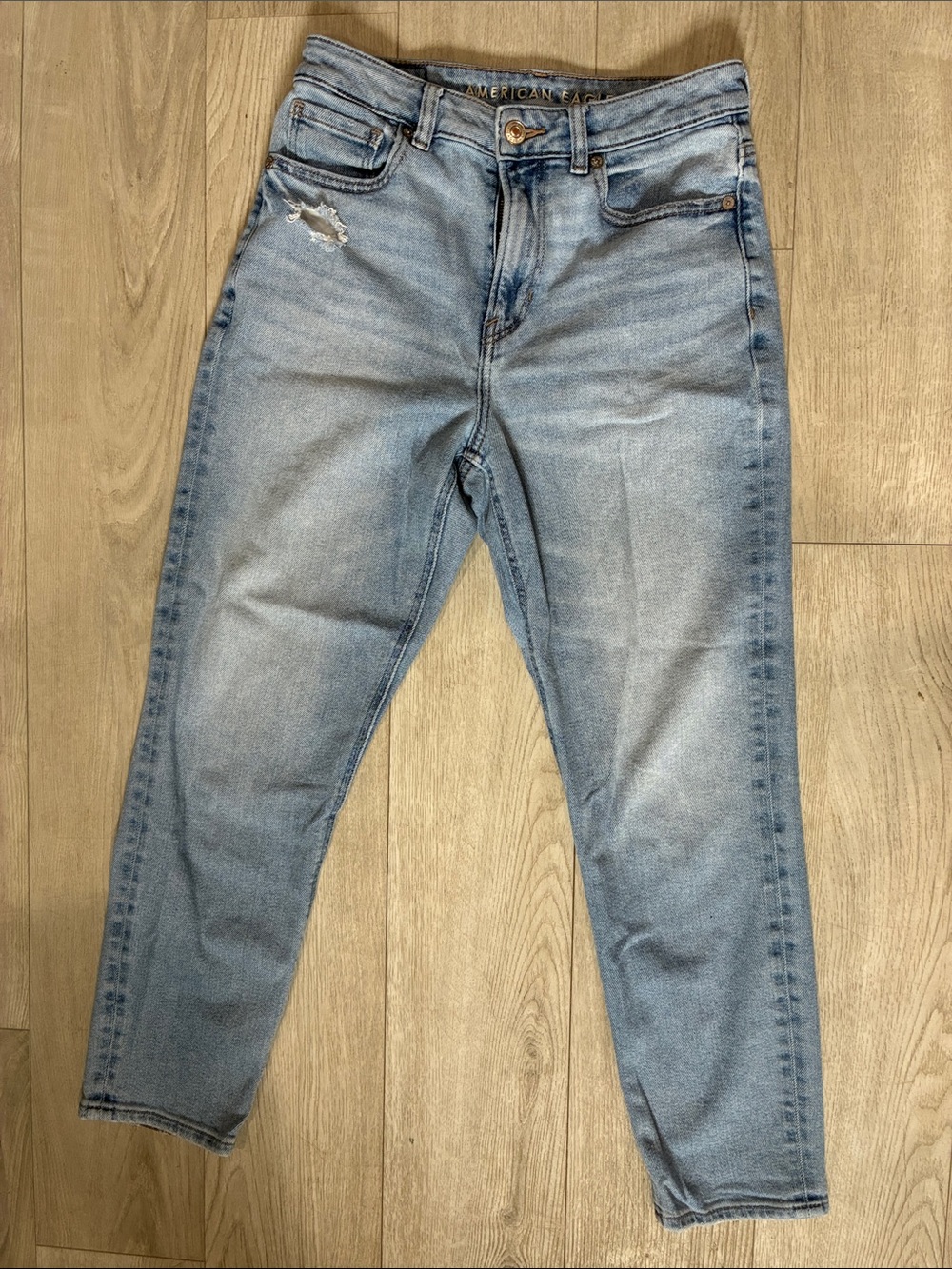 American Eagle Outfitters Light Blue Distressed High-Rise Jeans